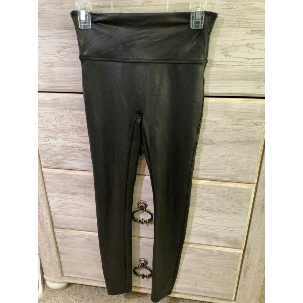 Spanx Liquid Faux Leather Black Leggings - Size Medium - Picture 2 of 4
